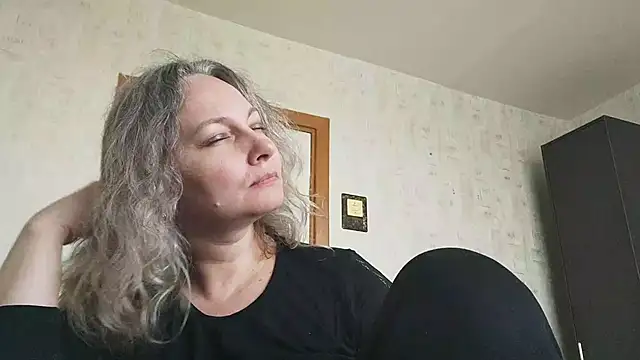 Snapshot of EdithManning chatting on May 7, 2026, 6:28 am EdithManning online show from May 7, 2026, 6:28 am