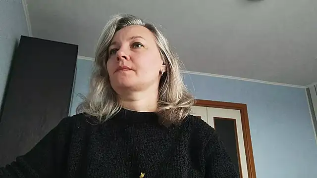 Snapshot of EdithManning chatting on April 26, 2026, 6:32 am EdithManning online show from April 26, 2026, 6:32 am