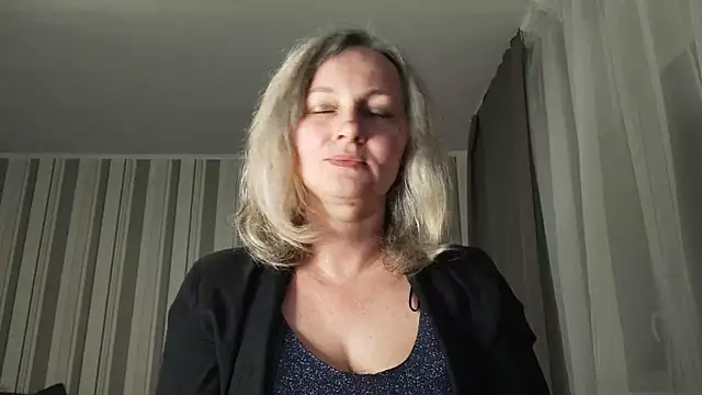 Snapshot of EdithManning chatting on March 13, 2026, 6:13 pm EdithManning online show from March 13, 2026, 6:13 pm