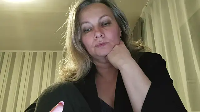 Snapshot of EdithManning chatting on March 12, 2026, 6:01 pm EdithManning online show from March 12, 2026, 6:01 pm