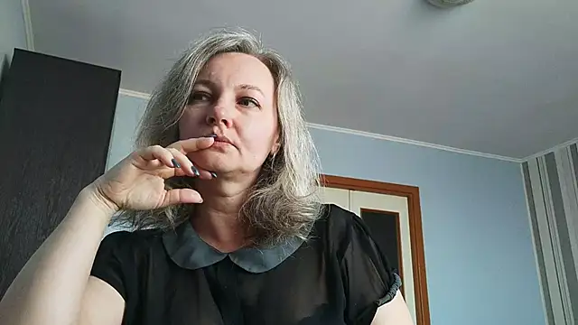 Snapshot of EdithManning chatting on March 21, 2026, 6:36 am EdithManning online show from March 21, 2026, 6:36 am