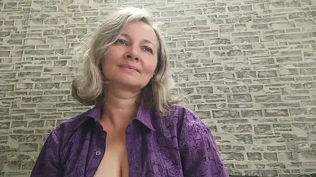 EdithManning online show from October 8, 2025, 5:20 am