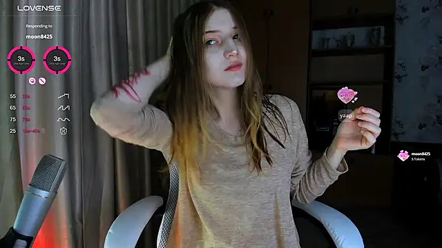 Snapshot of princessaalicc chatting on December 15, 2025, 12:22 pm princessaalicc online show from December 15, 2025, 12:22 pm