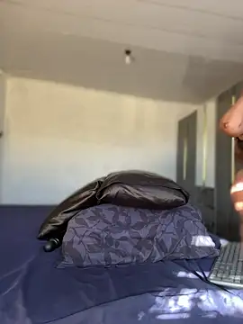 Naughty-Mel online show from June 5, 2026, 6:18 am