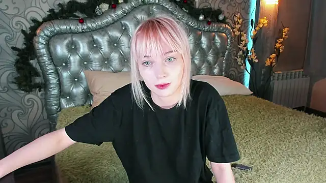 -NoraBless online show from December 18, 2024, 1:12 pm