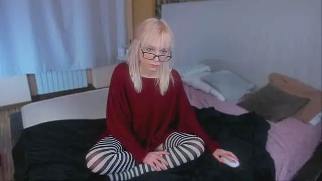 -NoraBless online show from December 6, 2024, 6:55 pm