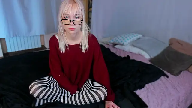 -NoraBless online show from December 6, 2024, 3:50 pm