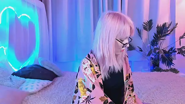 -NoraBless online show from December 10, 2024, 1:11 pm