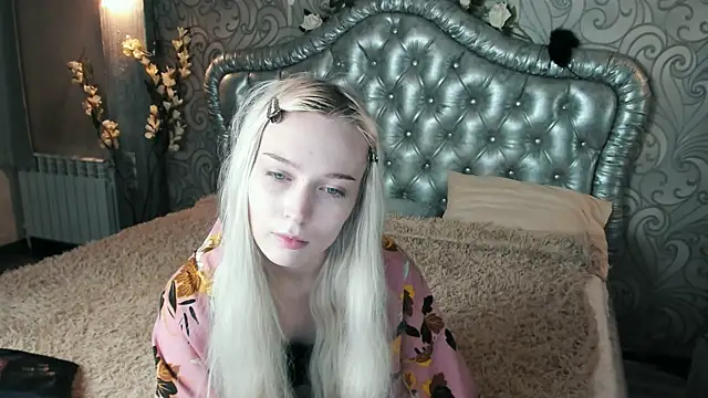 -NoraBless online show from January 12, 2025, 1:16 pm