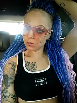 Snapshot of EdgesOfReality chatting on September 20, 2025, 8:30 am EdgesOfReality online show from September 20, 2025, 8:30 am