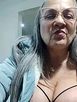 Snapshot of miisevvie_ chatting on March 3, 2025, 6:42 am miisevvie online show from March 3, 2025, 6:42 am