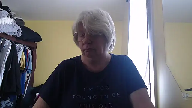 Snapshot of canadiancougar1965 chatting on March 17, 2026, 5:49 pm canadiancougar1965 online show from March 17, 2026, 5:49 pm