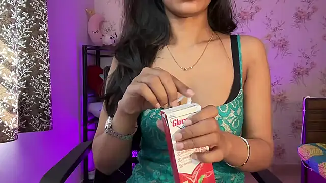 Snapshot of Snappy_girl chatting on March 23, 2026, 8:25 am Snappy girl online show from March 23, 2026, 8:25 am