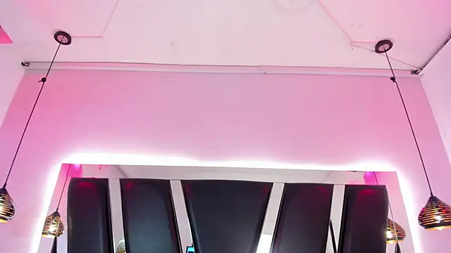 antonelllepiercee online show from November 14, 2025, 11:25 am