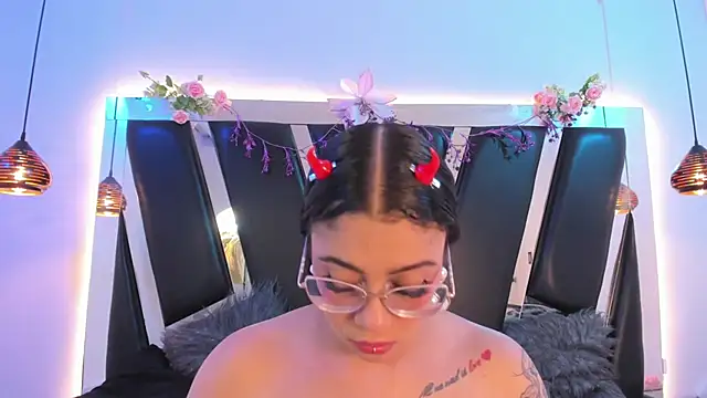 antonelllepiercee online show from March 8, 2026, 11:13 am