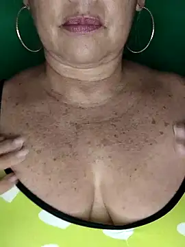 Snapshot of Kasandra_Ho chatting on November 11, 2025, 7:08 pm Kasandra Ho online show from November 11, 2025, 7:08 pm