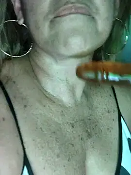 Kasandra Ho online show from April 4, 2026, 7:20 pm