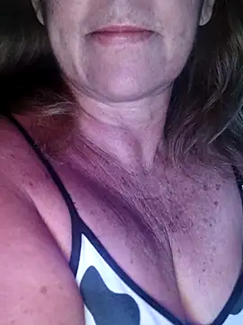 Kasandra Ho online show from February 1, 2026, 8:01 am