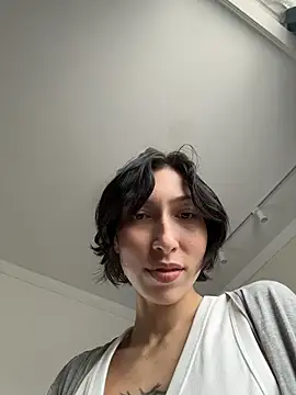 kikidoll online show from May 23, 2026, 3:38 am
