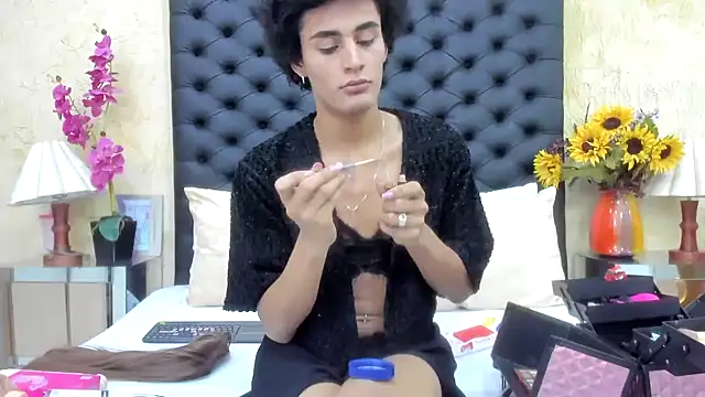 NahomiWhitel online show from September 26, 2025, 3:30 pm