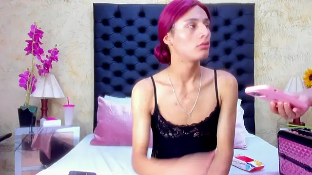 NahomiWhitel online show from March 4, 2026, 12:57 pm