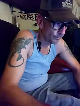Snapshot of Pumpndeep chatting on July 16, 2026, 8:44 am Pumpndeep online show from July 16, 2026, 8:44 am