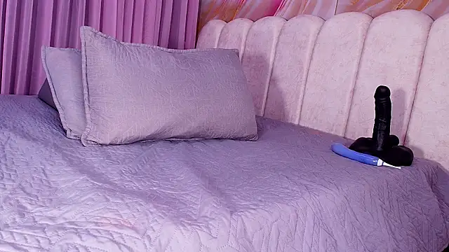 mia stanfort online show from February 26, 2026, 7:14 pm