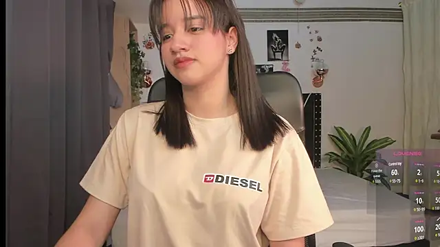 Snapshot of emilyrouxe chatting on March 18, 2025, 3:22 pm emilyrouxe online show from March 18, 2025, 3:22 pm