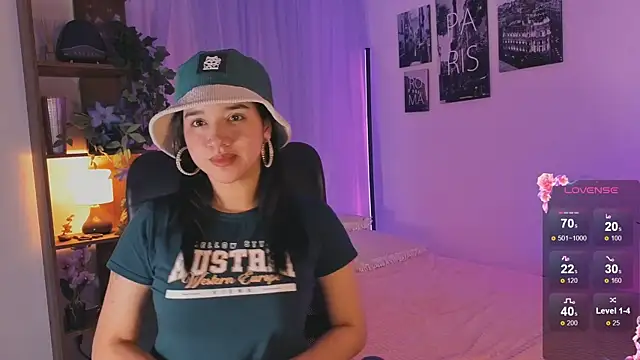 Snapshot of emilyrouxe chatting on September 27, 2025, 2:12 pm emilyrouxe online show from September 27, 2025, 2:12 pm