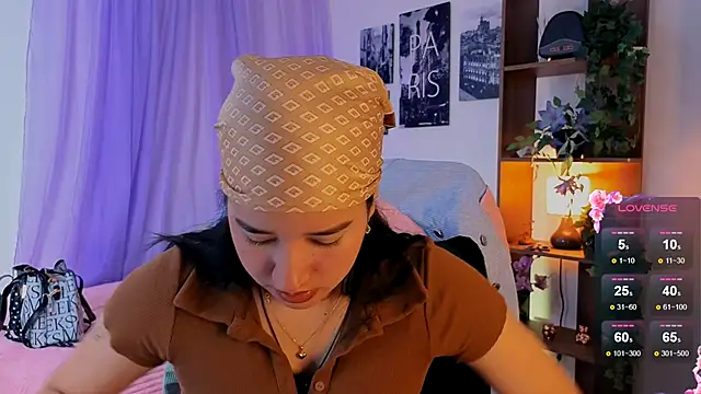 Snapshot of emilyrouxe chatting on October 14, 2025, 4:18 pm emilyrouxe online show from October 14, 2025, 4:18 pm