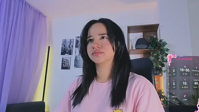 Snapshot of emilyrouxe chatting on September 23, 2025, 1:51 pm emilyrouxe online show from September 23, 2025, 1:51 pm