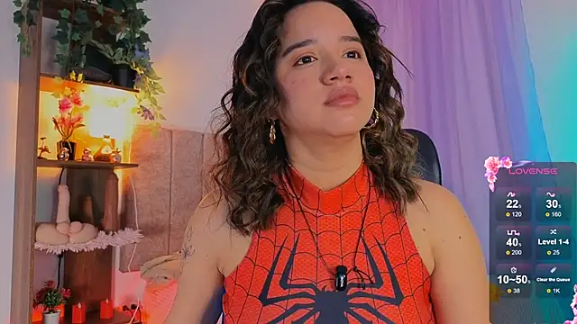 Snapshot of emilyrouxe chatting on November 16, 2025, 3:06 pm emilyrouxe online show from November 16, 2025, 3:06 pm