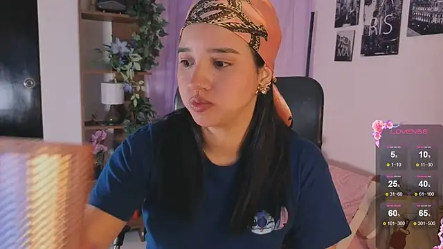 Snapshot of emilyrouxe chatting on September 29, 2025, 3:39 pm emilyrouxe online show from September 29, 2025, 3:39 pm