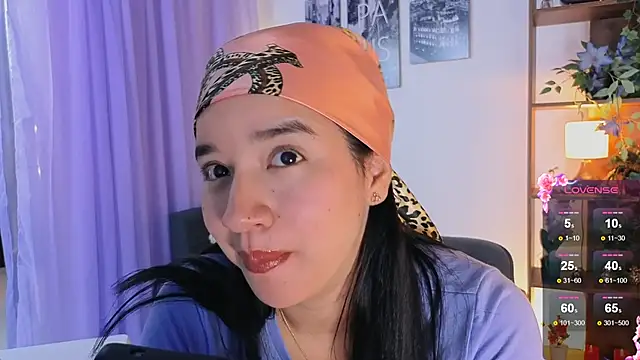 Snapshot of emilyrouxe chatting on September 18, 2025, 2:31 pm emilyrouxe online show from September 18, 2025, 2:31 pm