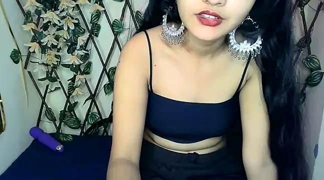 SUZY FROMUS online show from February 4, 2025, 8:06 pm