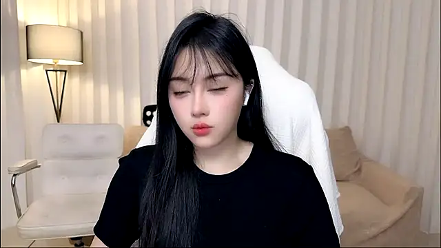 Snapshot of K-moumou chatting on May 6, 2026, 3:49 pm K-moumou online show from May 6, 2026, 3:49 pm