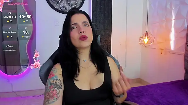 Snapshot of tatiana_sc chatting on November 19, 2025, 1:22 pm tatiana sc online show from November 19, 2025, 1:22 pm