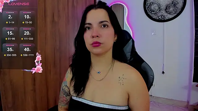 Snapshot of tatiana_sc chatting on November 18, 2025, 3:04 pm tatiana sc online show from November 18, 2025, 3:04 pm