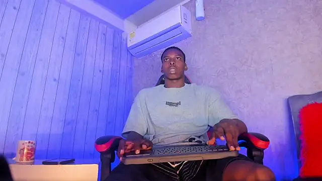 Snapshot of JD_THEBABY chatting on October 15, 2025, 12:35 pm JD THEBABY online show from October 15, 2025, 12:35 pm