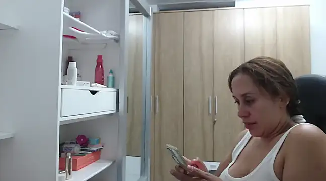 RoxanaLove9 online show from February 15, 2025, 11:14 pm