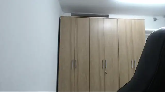 RoxanaLove9 online show from March 2, 2026, 5:08 am