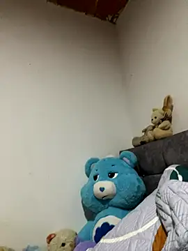 Annie9  online show from October 14, 2025, 3:29 am