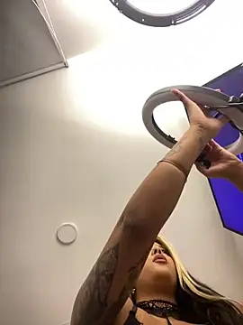 EmberEyes 999 online show from January 24, 2025, 3:32 am