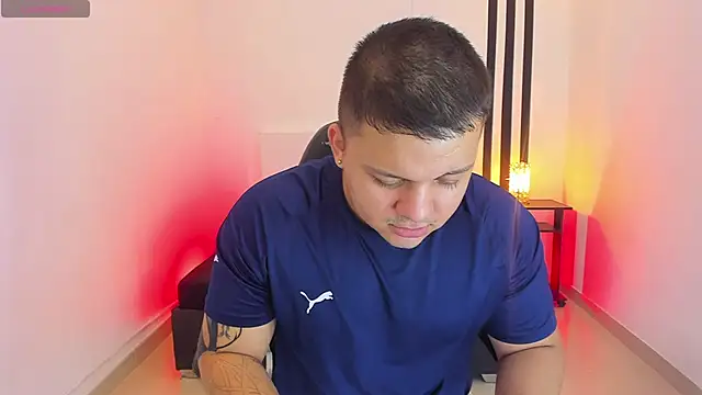 Snapshot of angel_foz chatting on December 4, 2025, 9:03 pm angel foz online show from December 4, 2025, 9:03 pm