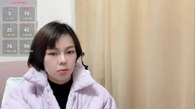 Snapshot of Linda-LL chatting on December 15, 2025, 12:22 pm Linda-LL online show from December 15, 2025, 12:22 pm