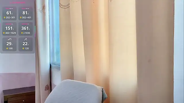 Snapshot of Linda-LL chatting on November 20, 2025, 7:09 am Linda-LL online show from November 20, 2025, 7:09 am