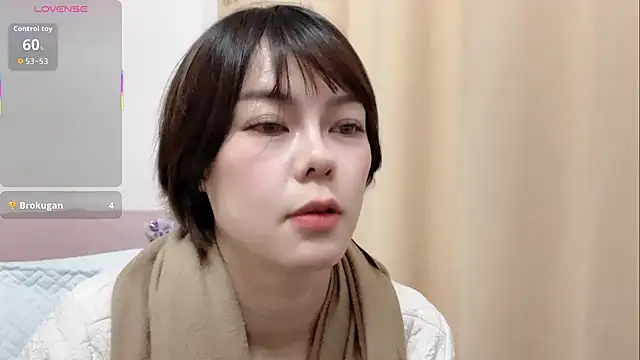 Snapshot of Linda-LL chatting on December 16, 2025, 11:14 am Linda-LL online show from December 16, 2025, 11:14 am