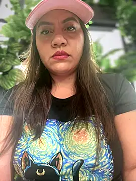 Snapshot of Iam__Cristal chatting on November 16, 2025, 8:46 pm Iam Cristal online show from November 16, 2025, 8:46 pm