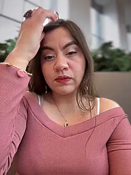 Snapshot of Iam__Cristal chatting on October 23, 2025, 9:35 pm Iam Cristal online show from October 23, 2025, 9:35 pm