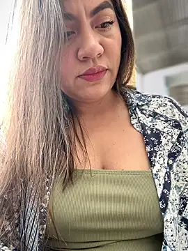 Snapshot of Iam__Cristal chatting on October 27, 2025, 8:54 pm Iam Cristal online show from October 27, 2025, 8:54 pm